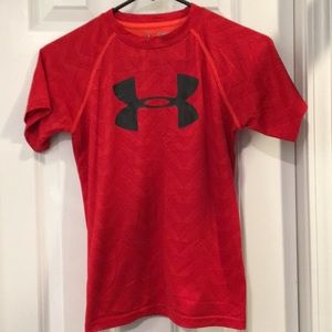 Under Armour Boy’s T-shirt Heat Gear EUC Like New
